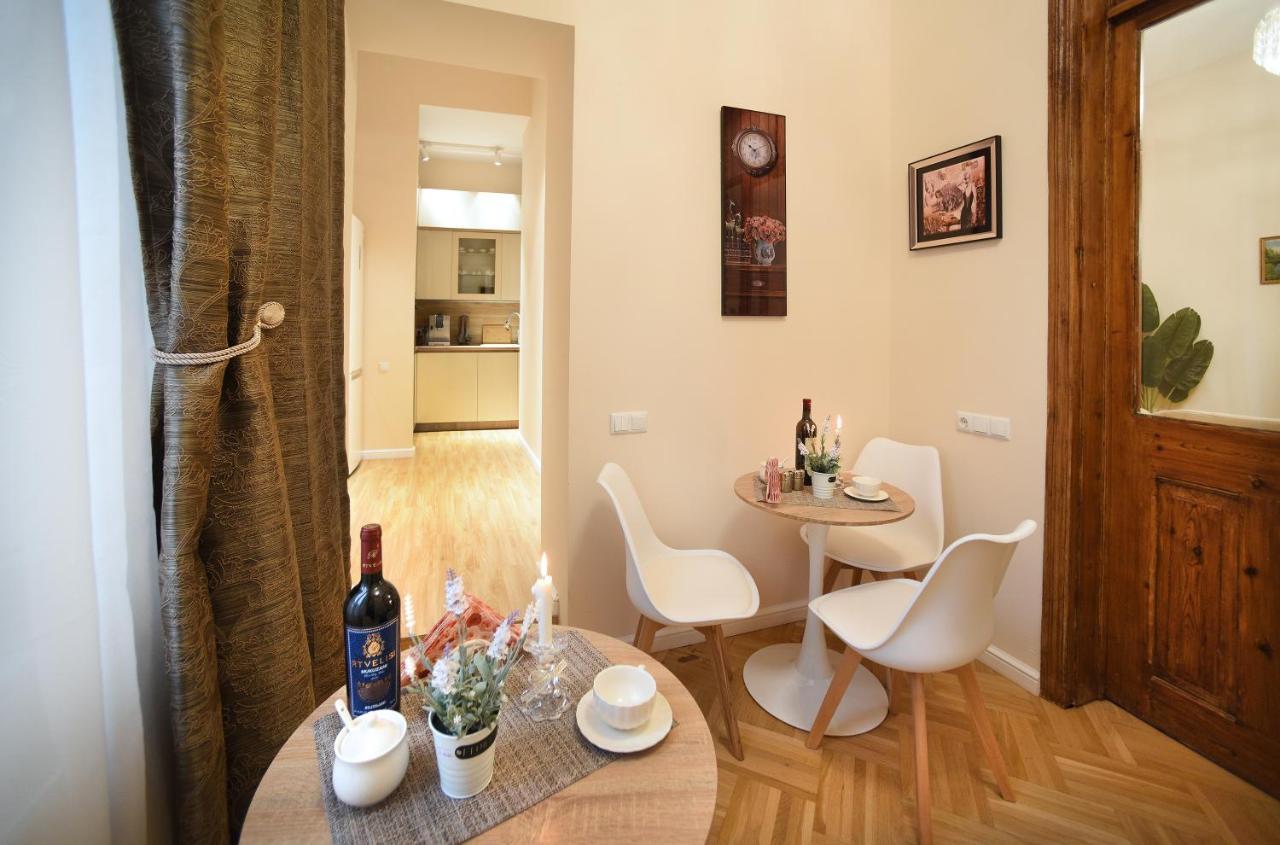 City Lux Hotel Tbilissi Extérieur photo