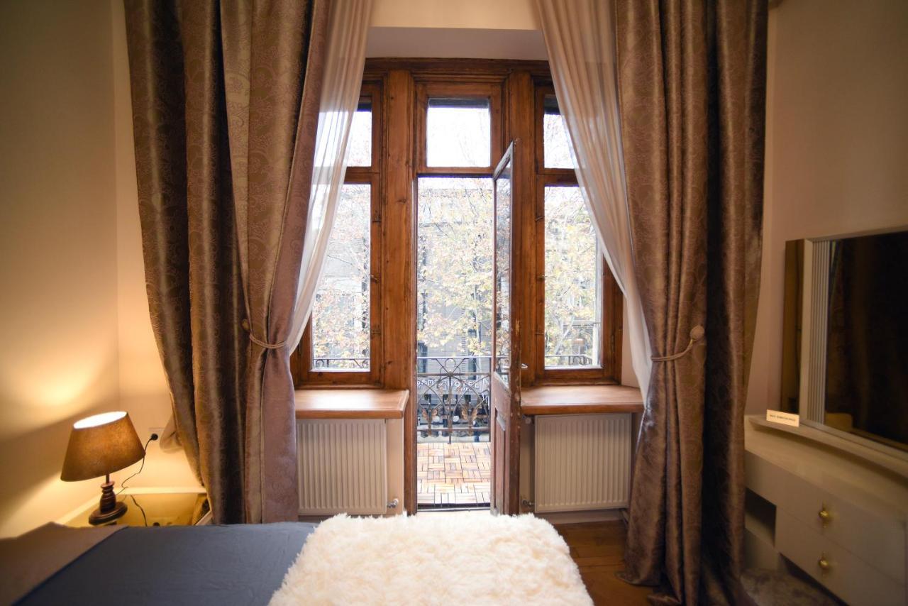 City Lux Hotel Tbilissi Extérieur photo