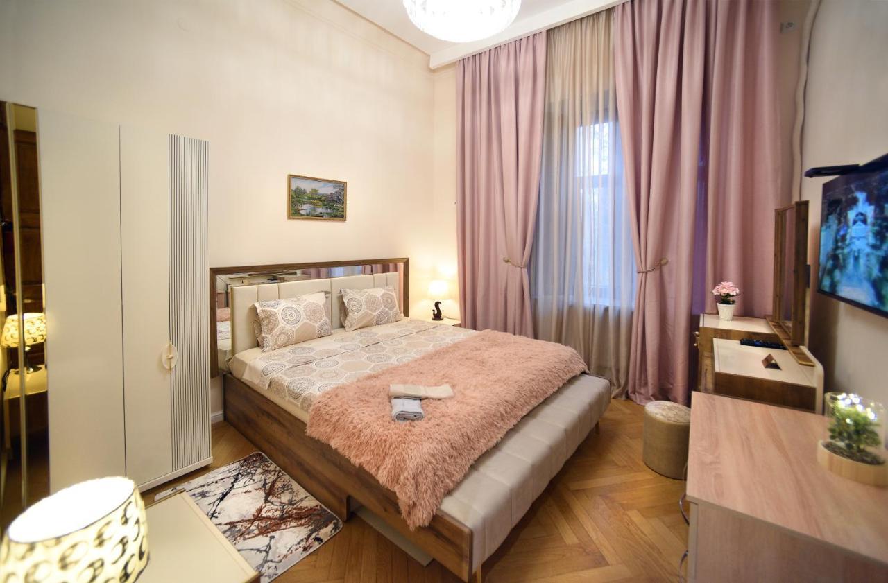 City Lux Hotel Tbilissi Extérieur photo